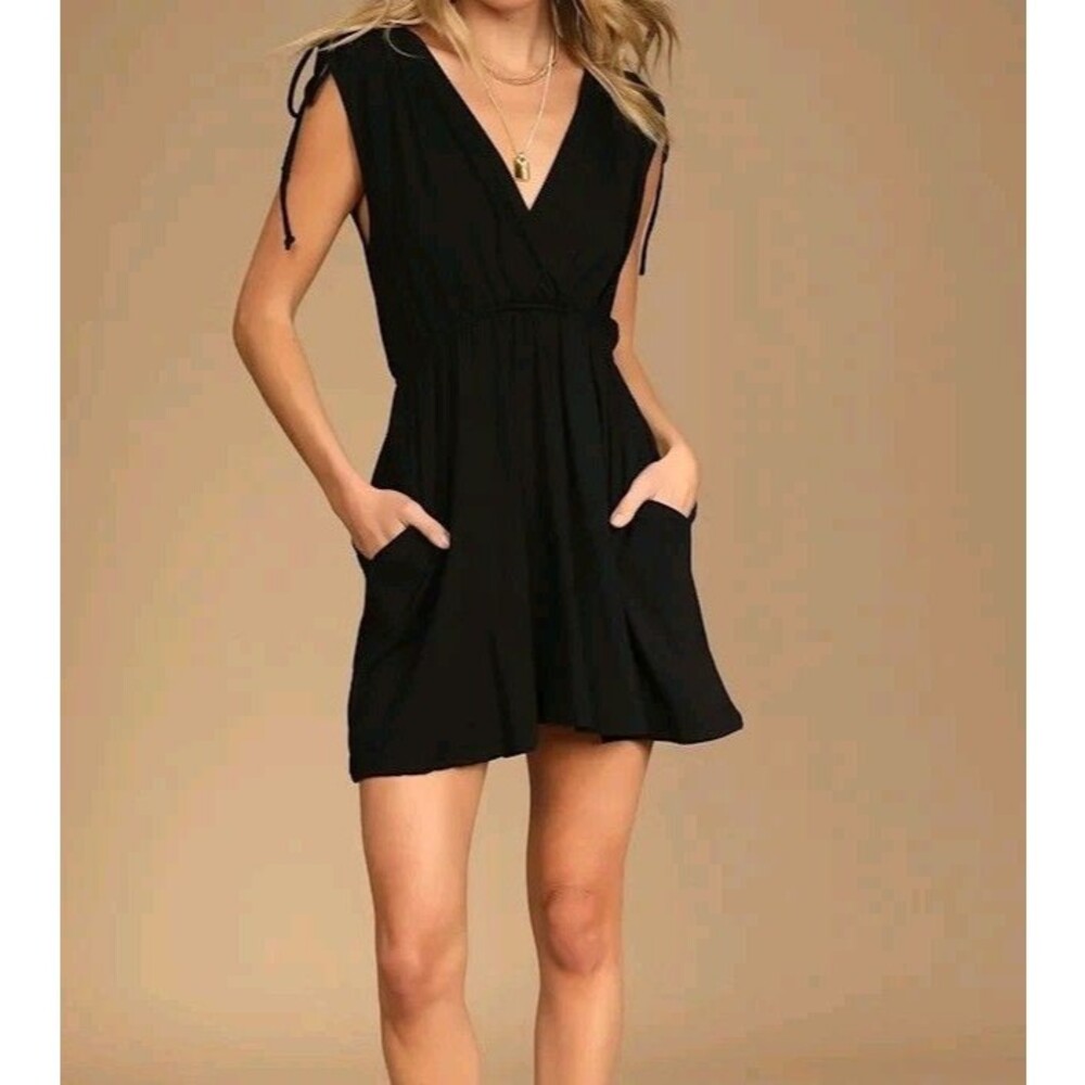 Lulus Womens M Café Day Black Surplice Mini Dress Pockets Medium A-line Stretch